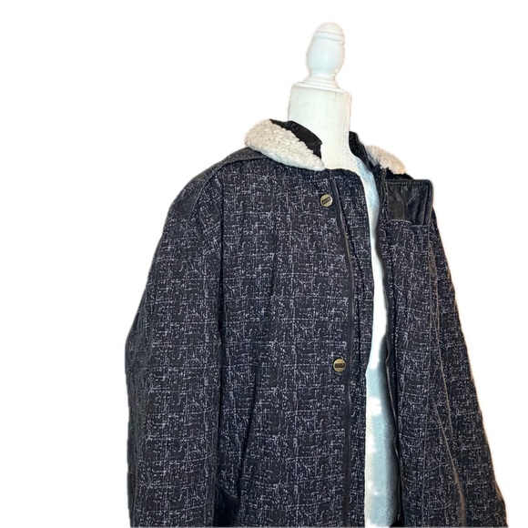 Dosha 1980’s Vintage Longline Belted Coat with Faux Fur Trim - Size Large - Picture 3 of 10